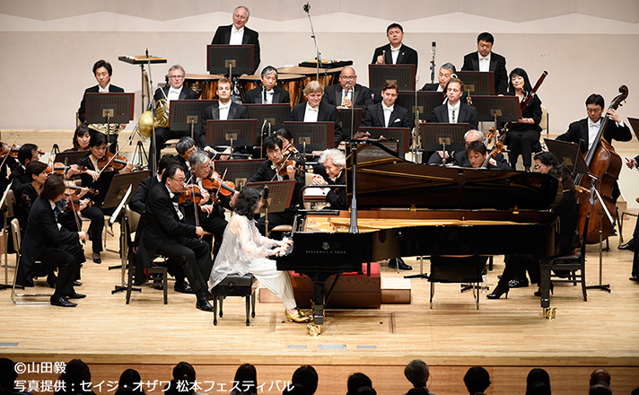 世界的な指揮者小澤征爾氏とサイトウ・キネン・オーケストラが中心となり開催している日本最大の地域音楽祭「セイジ・オザワ松本フェスティバル」を支援しています。