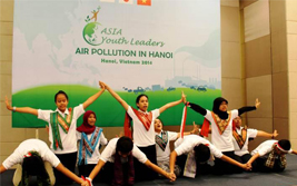 インドネシア学生による踊りの披露