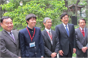 北京市政府を表敬訪問する日本の高校生