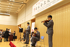 中国の高校生による演奏