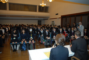 日中両国120名の高校生が質問会に参加