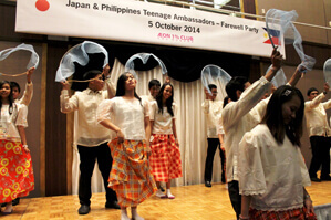 フィリピンの高校生のダンス