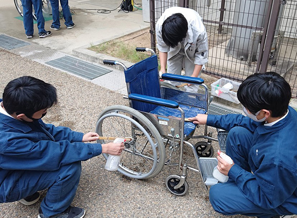 使われなくなった 車いすをもう一度